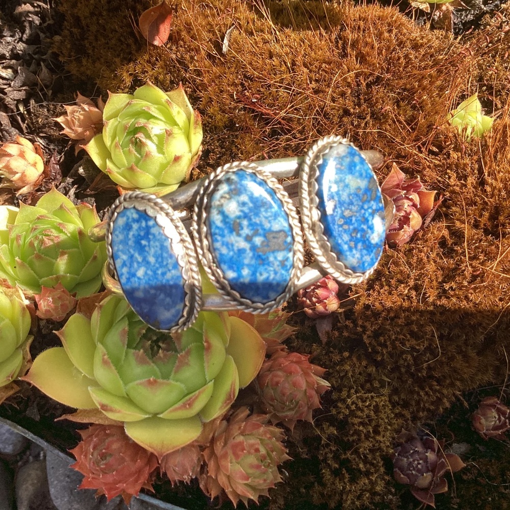 Signed Native American Vintage Z-Otero Sodalite Three Stone Sterling Silver Cuff - Picture 3 of 13